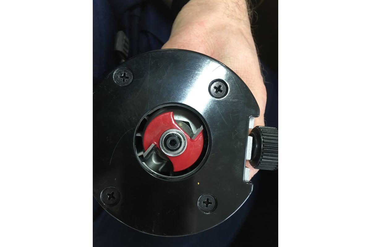Фрезер Makita RT0700CX2