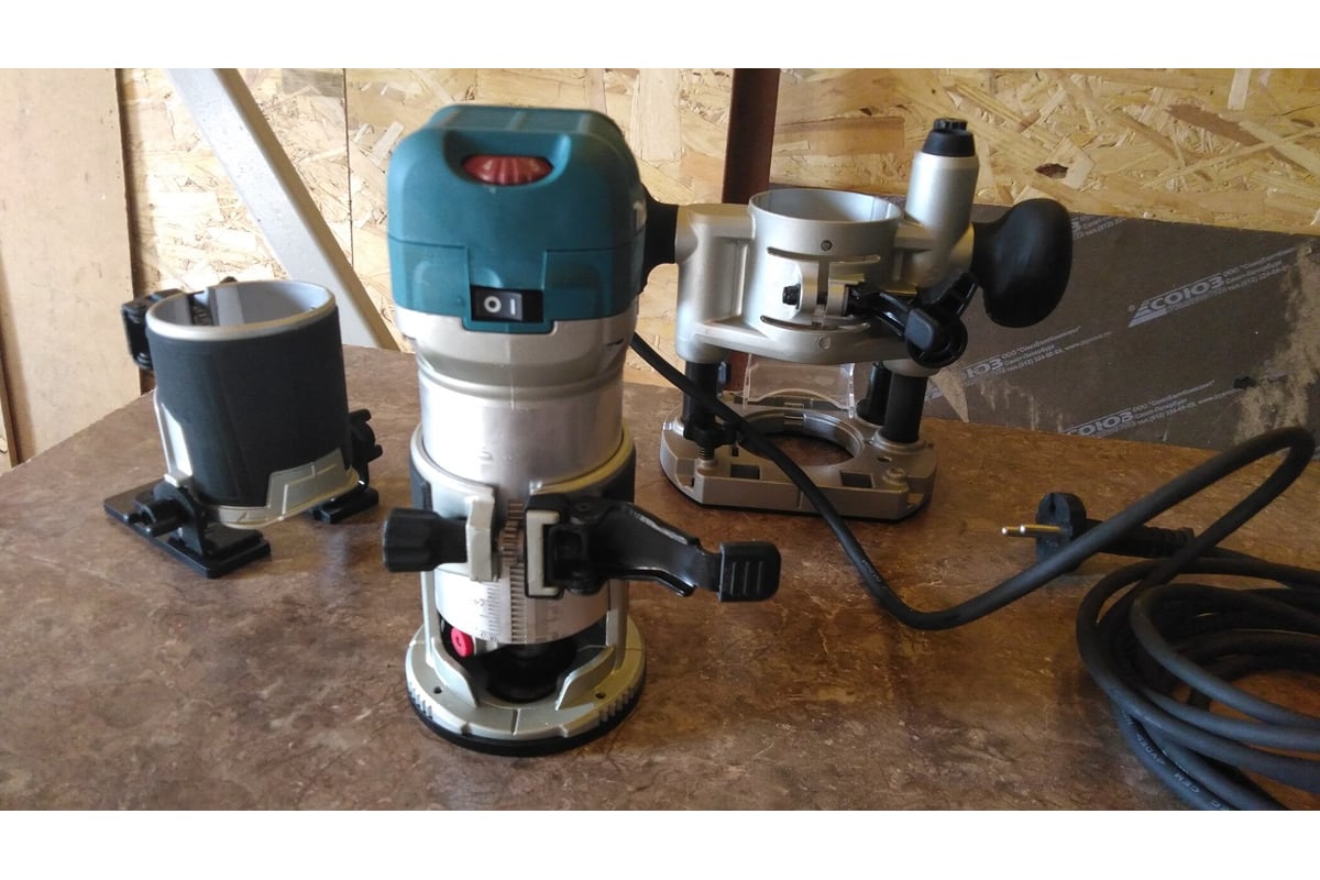 Фрезер Makita RT0700CX2