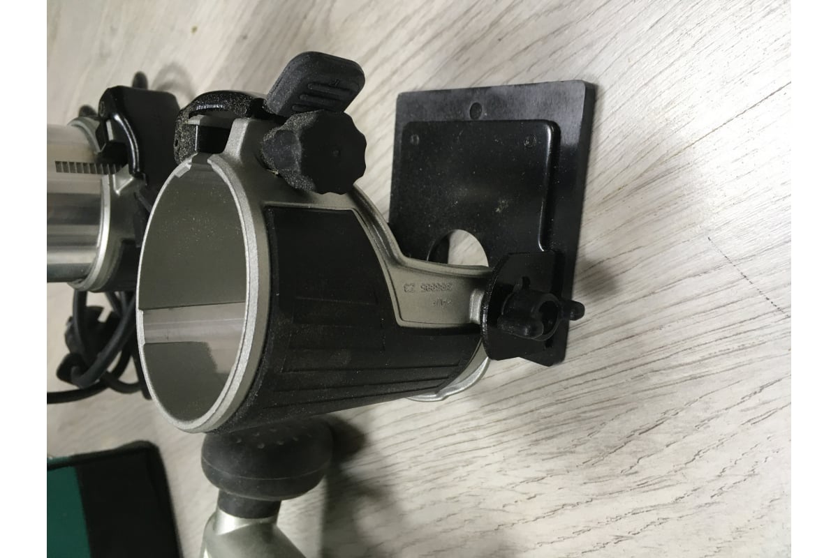 Фрезер Makita RT0700CX2