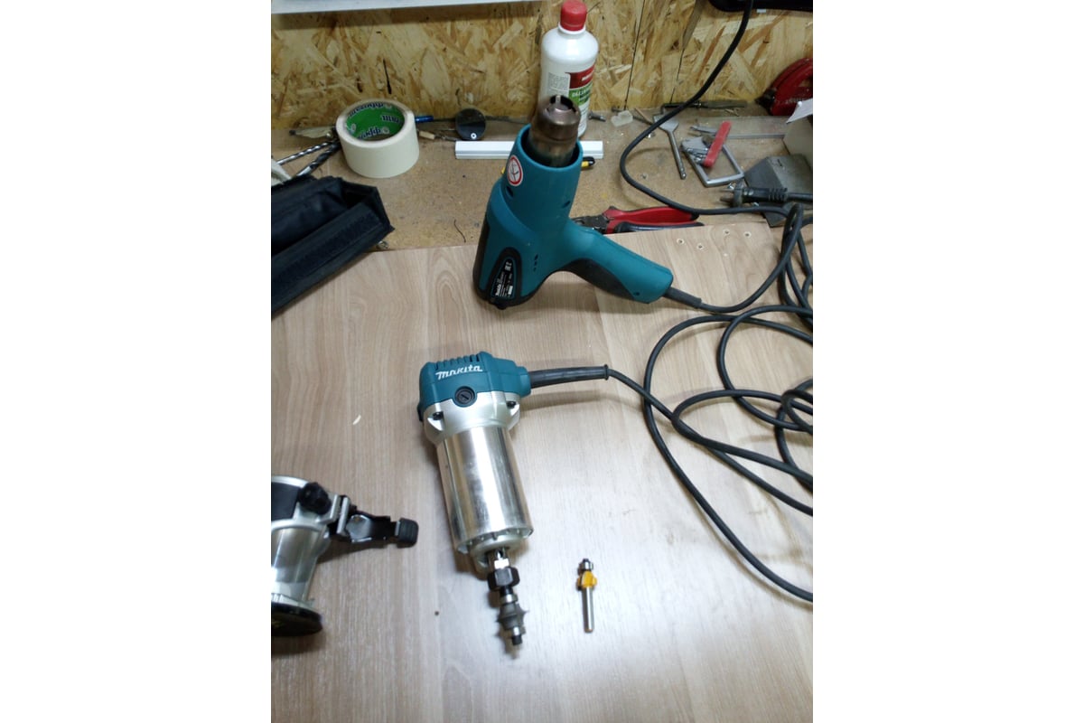 Фрезер Makita RT0700CX2