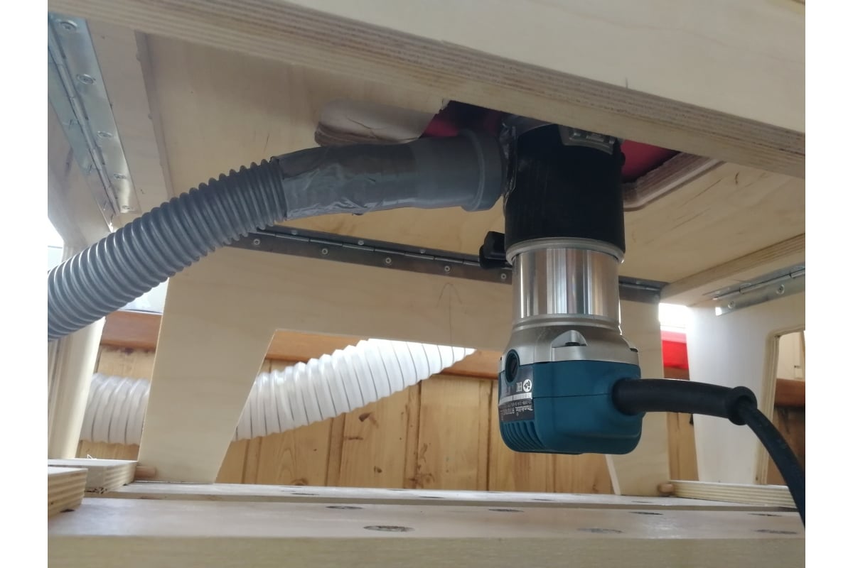 Фрезер Makita RT0700CX2