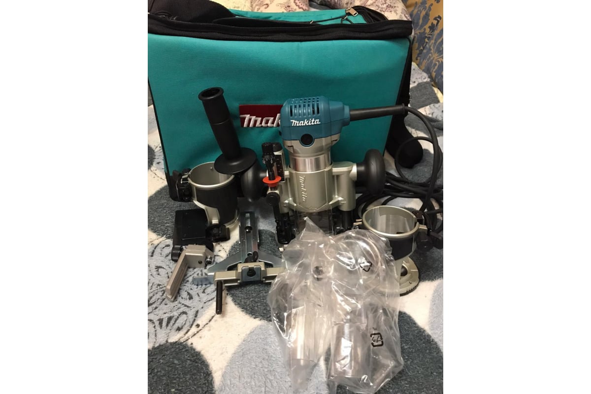 Фрезер Makita RT0700CX2