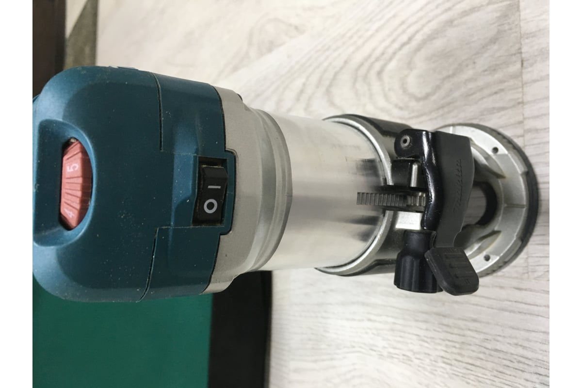 Фрезер Makita RT0700CX2